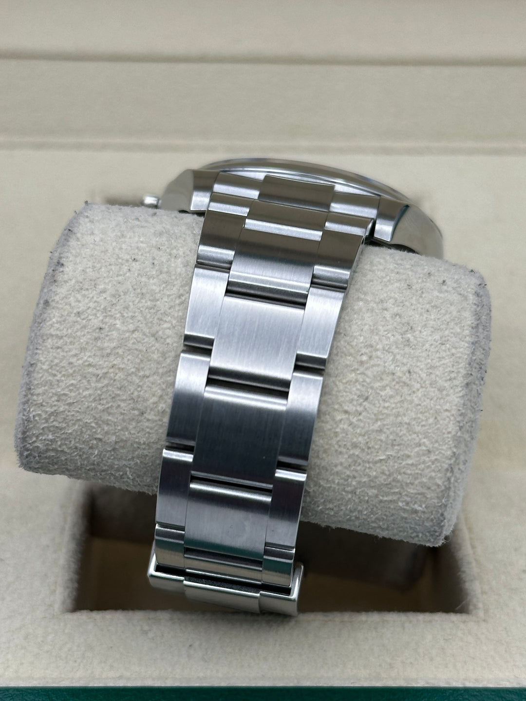 Rolex Oyster Perpetual 114300 white dial
