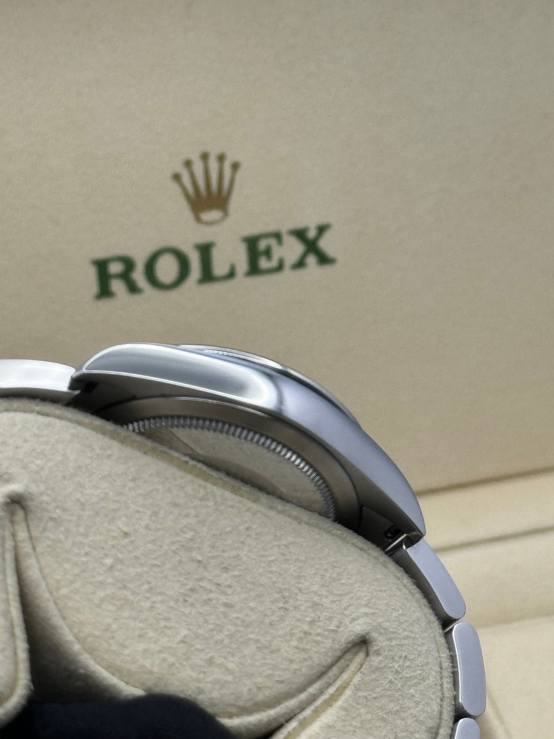 Rolex Oyster Perpetual 34 124200 on Oyster bracelet