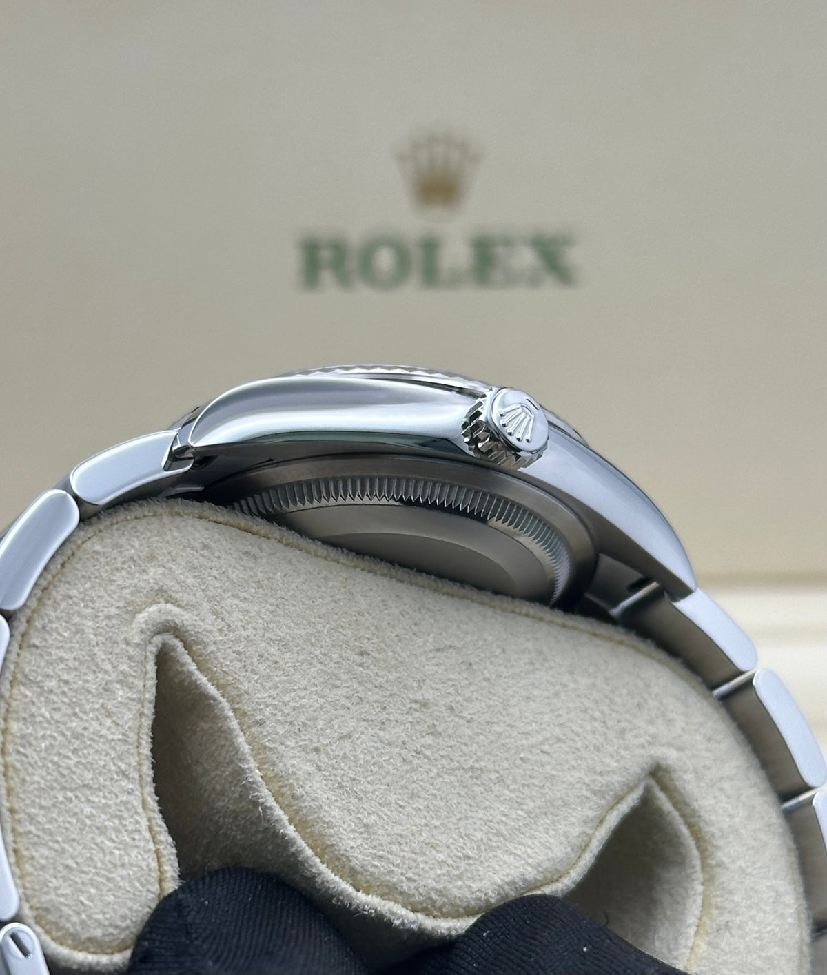 Rolex Datejust 36 126234 black index dial, view 4 of 8