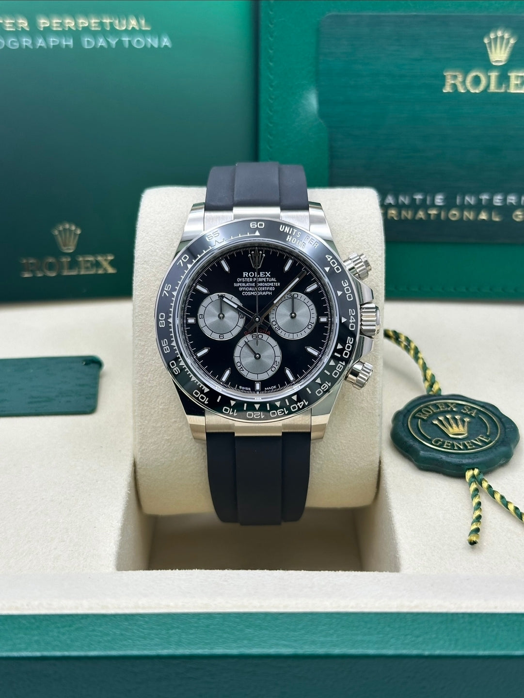 Rolex Daytona 126519LN, 2026, black dial, Oysterflex bracelet
