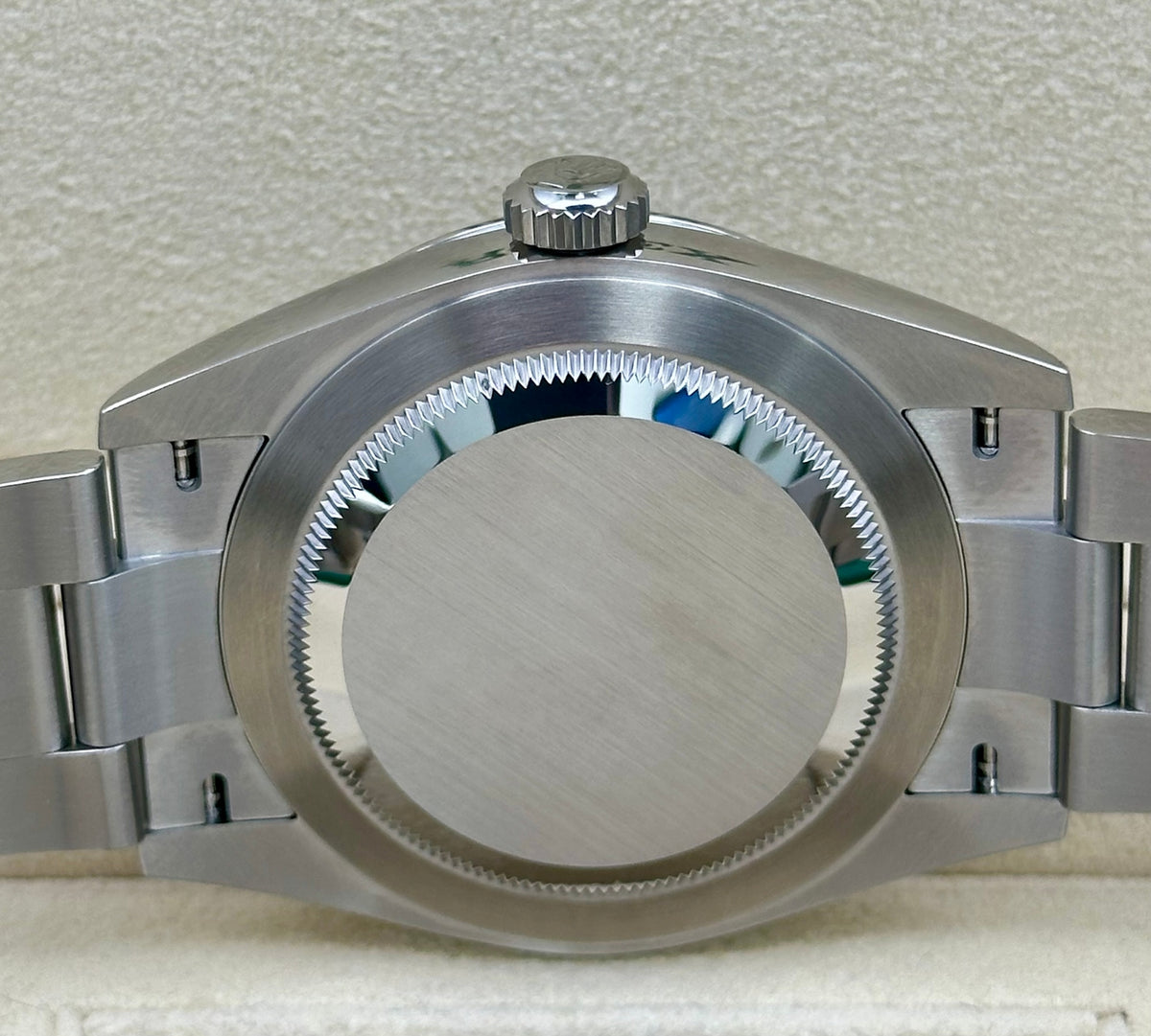 Rolex Oyster Perpetual 41 124300 with sapphire crystal