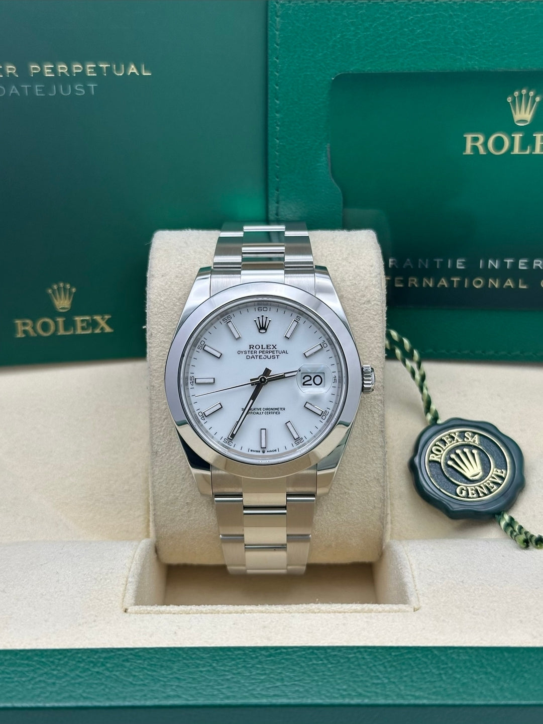Rolex Steel Datejust 41  - Smooth Bezel - White Index Dial - Oyster Bracelet - 126300 wio