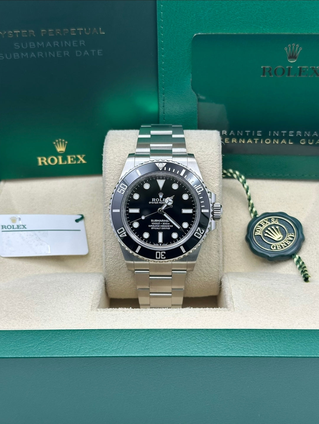 Rolex Submariner 124060, 2025, black dial, Oyster bracelet