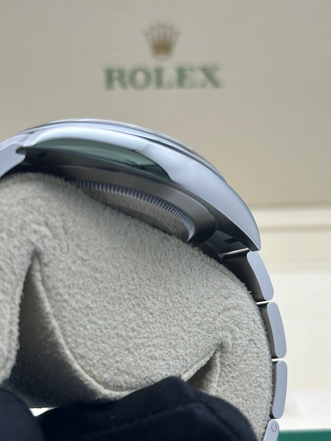Rolex Oyster Perpetual 41 124300, 100m water resistance