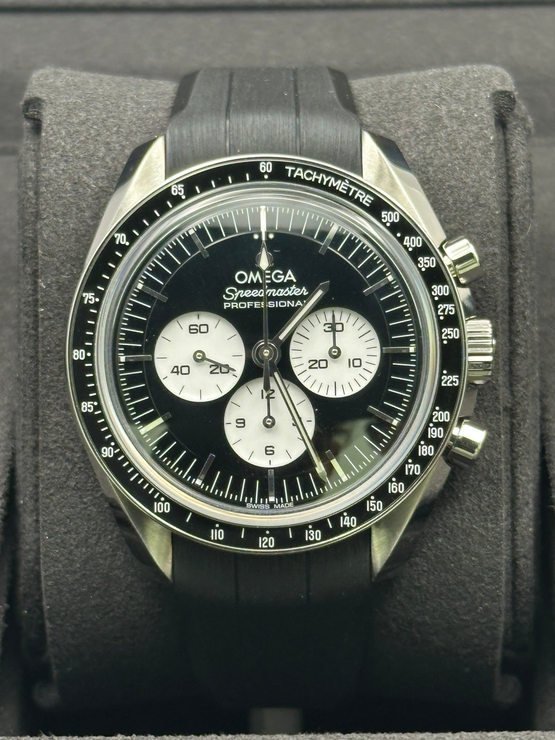 Omega Speedmaster 310.30.42.50.01.004 with 42mm stainless steel case