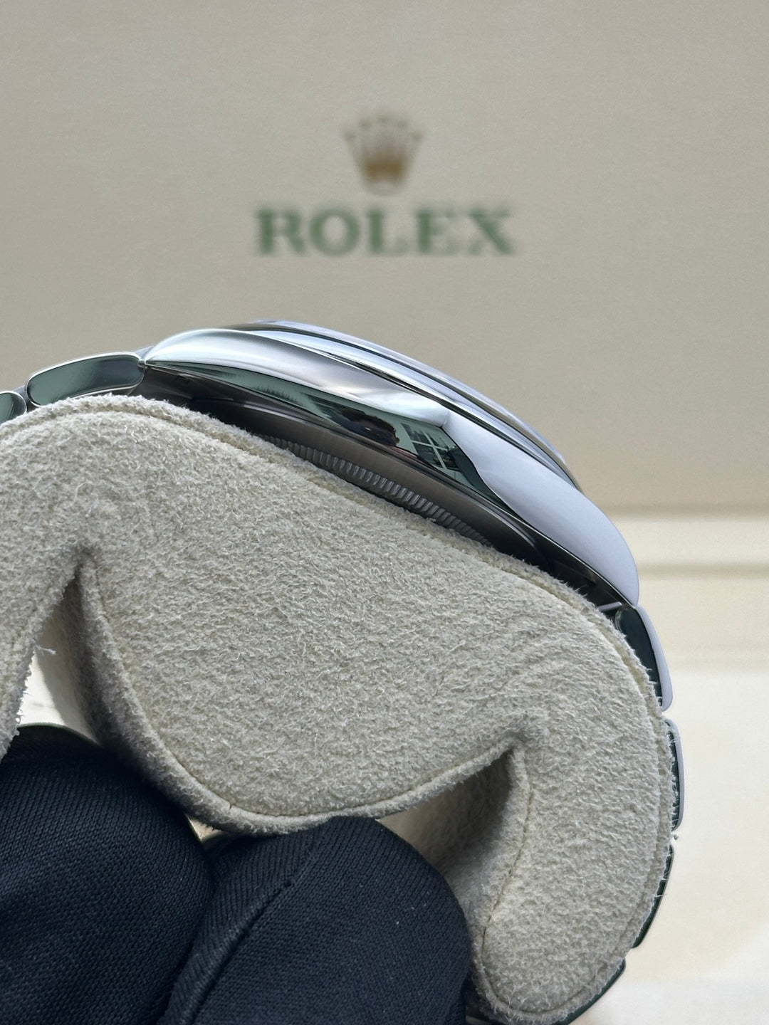 Like New Rolex Oyster Perpetual 41 124300 with box and papers