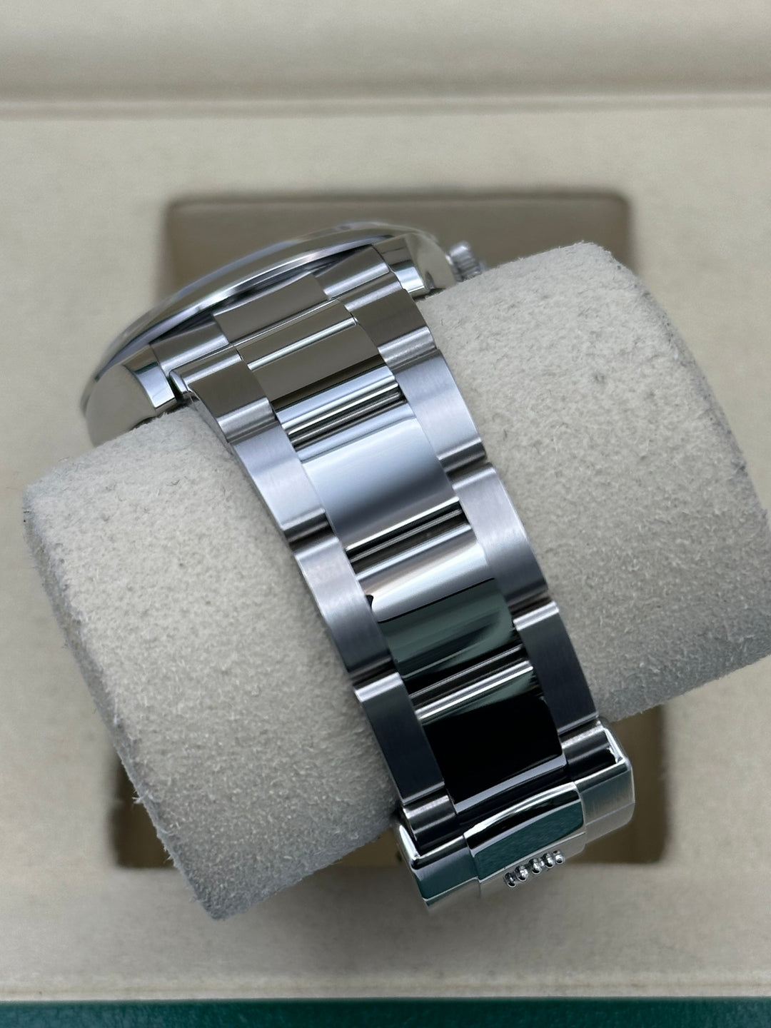 Rolex Datejust 126200 white Roman dial, view 4 of 8