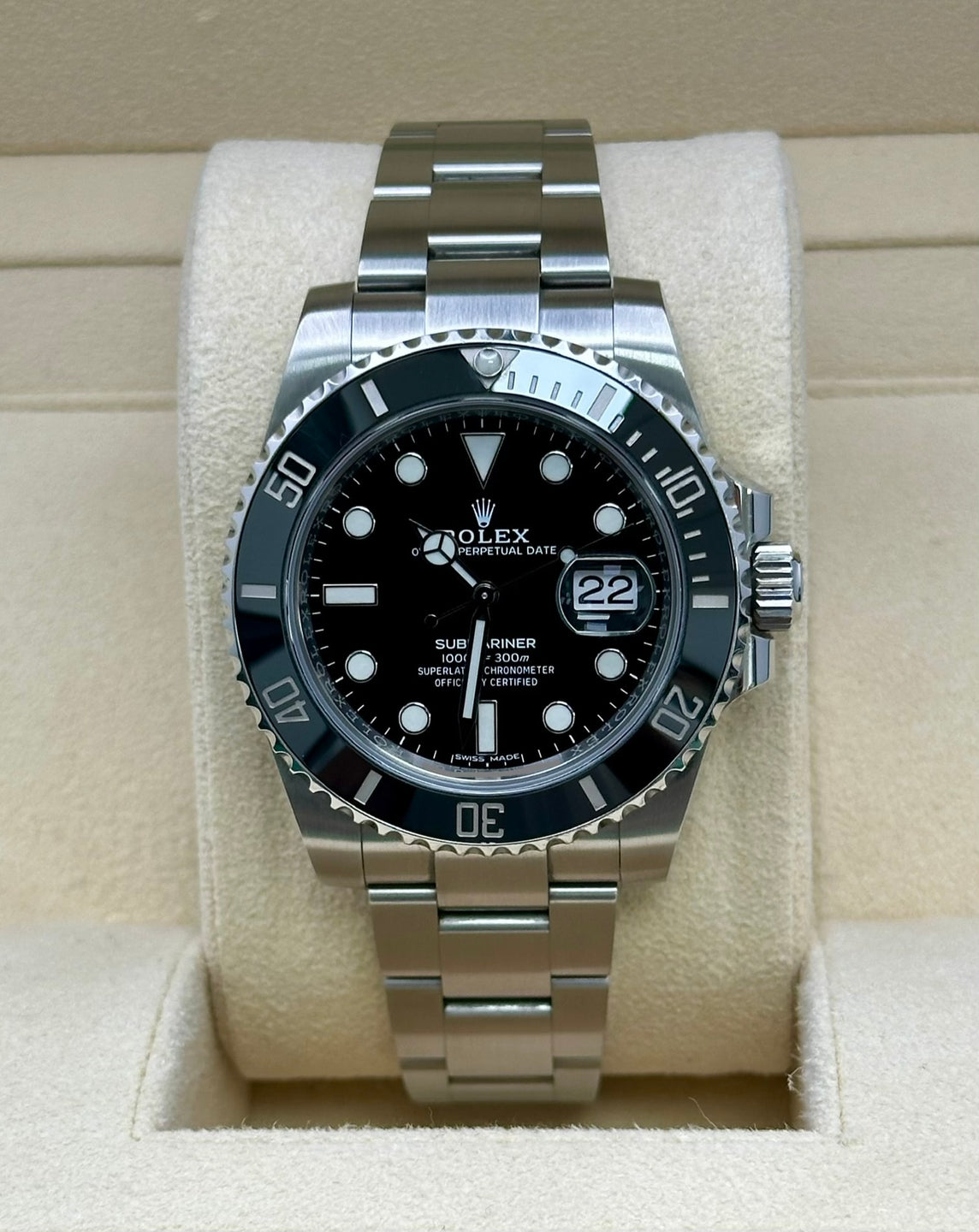 Rolex Submariner 116610LN with 40mm Oystersteel case