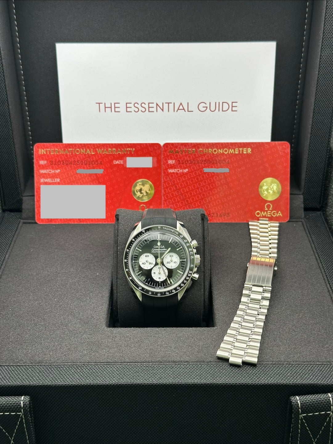 Omega Speedmaster 310.30.42.50.01.004, 2026, black dial, rubber strap