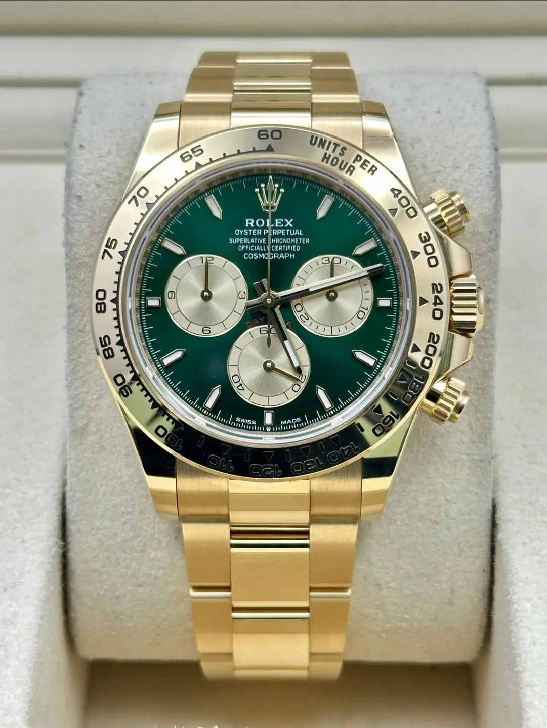 Rolex Cosmograph Daytona 40mm Yellow Gold Bright Green Golden Dial Yellow Gold Bezel Oyster Bracelet - 126508 - 2025