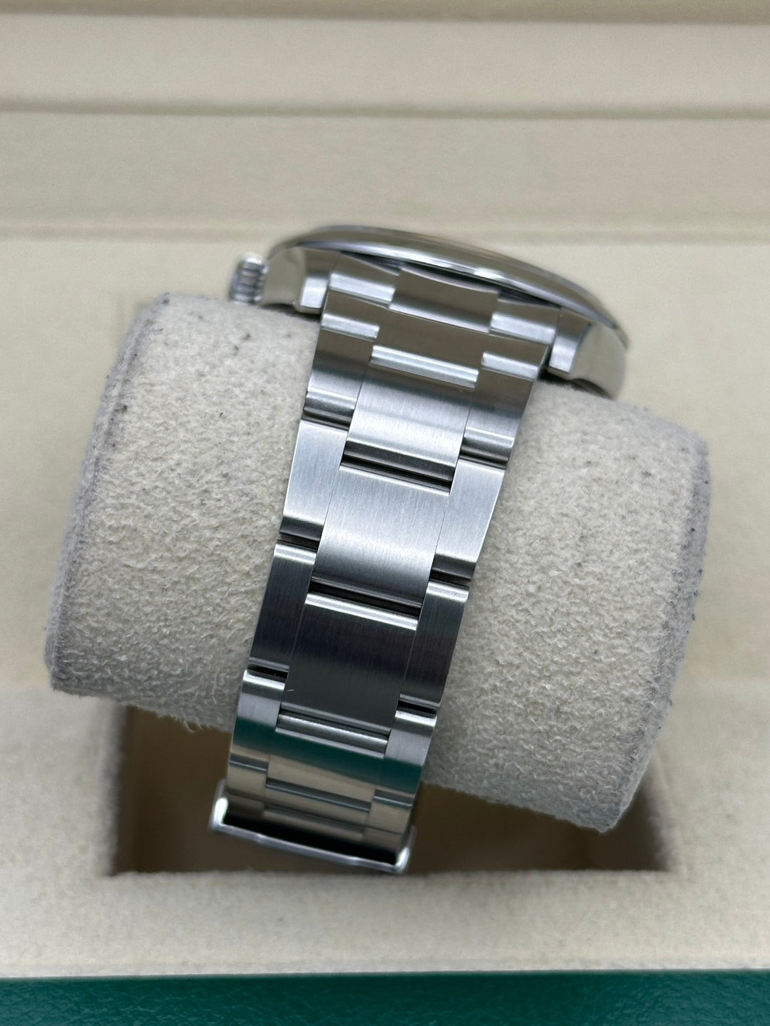 Rolex Oyster Perpetual 36 126000 silver dial
