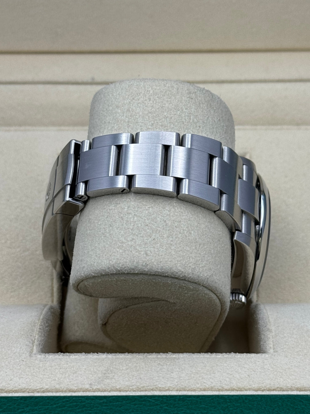 Like New Rolex Oyster Perpetual 34 124200 with box and papers