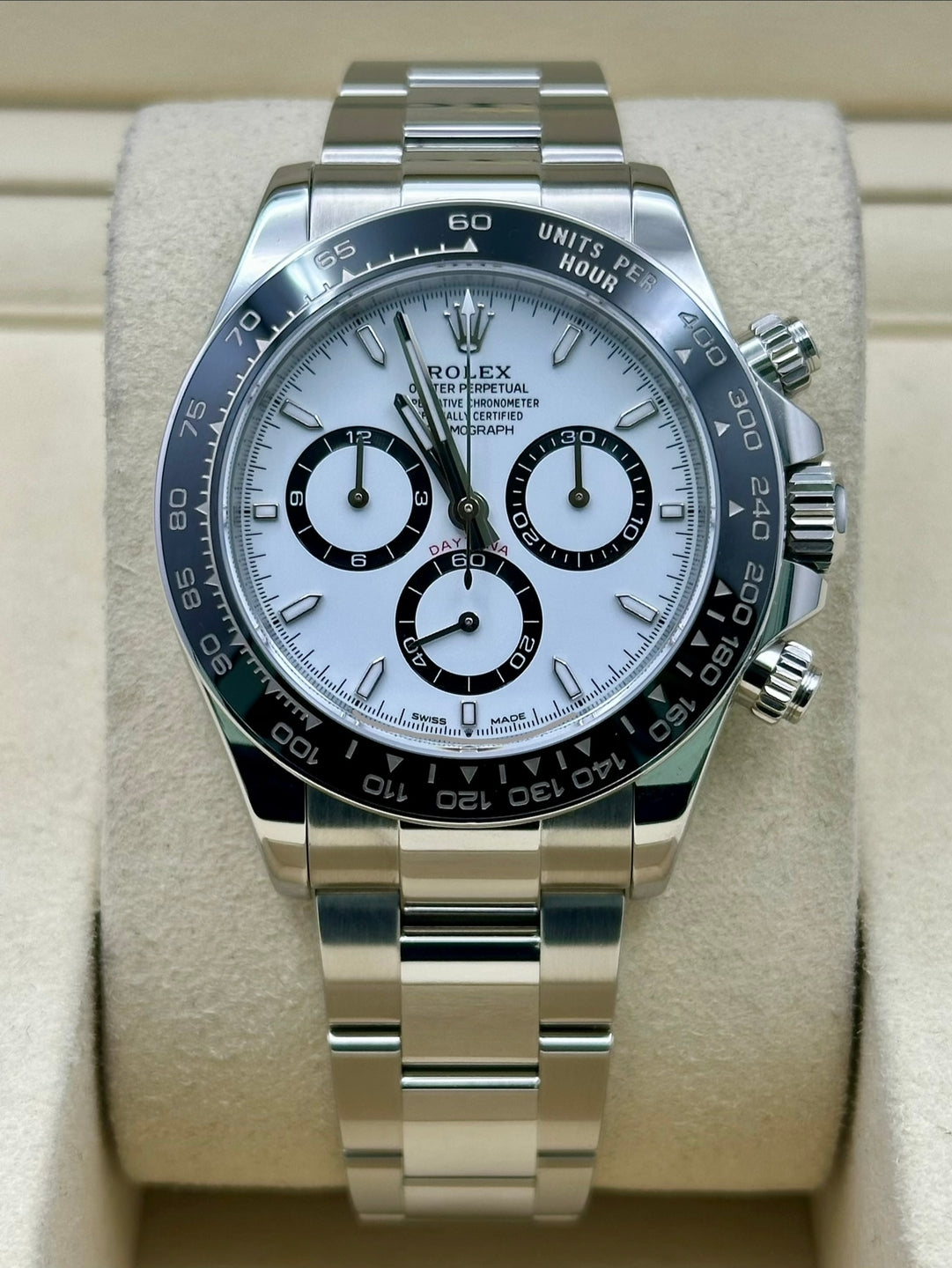 Rolex Daytona 126500LN, 2025, white dial, Oyster bracelet