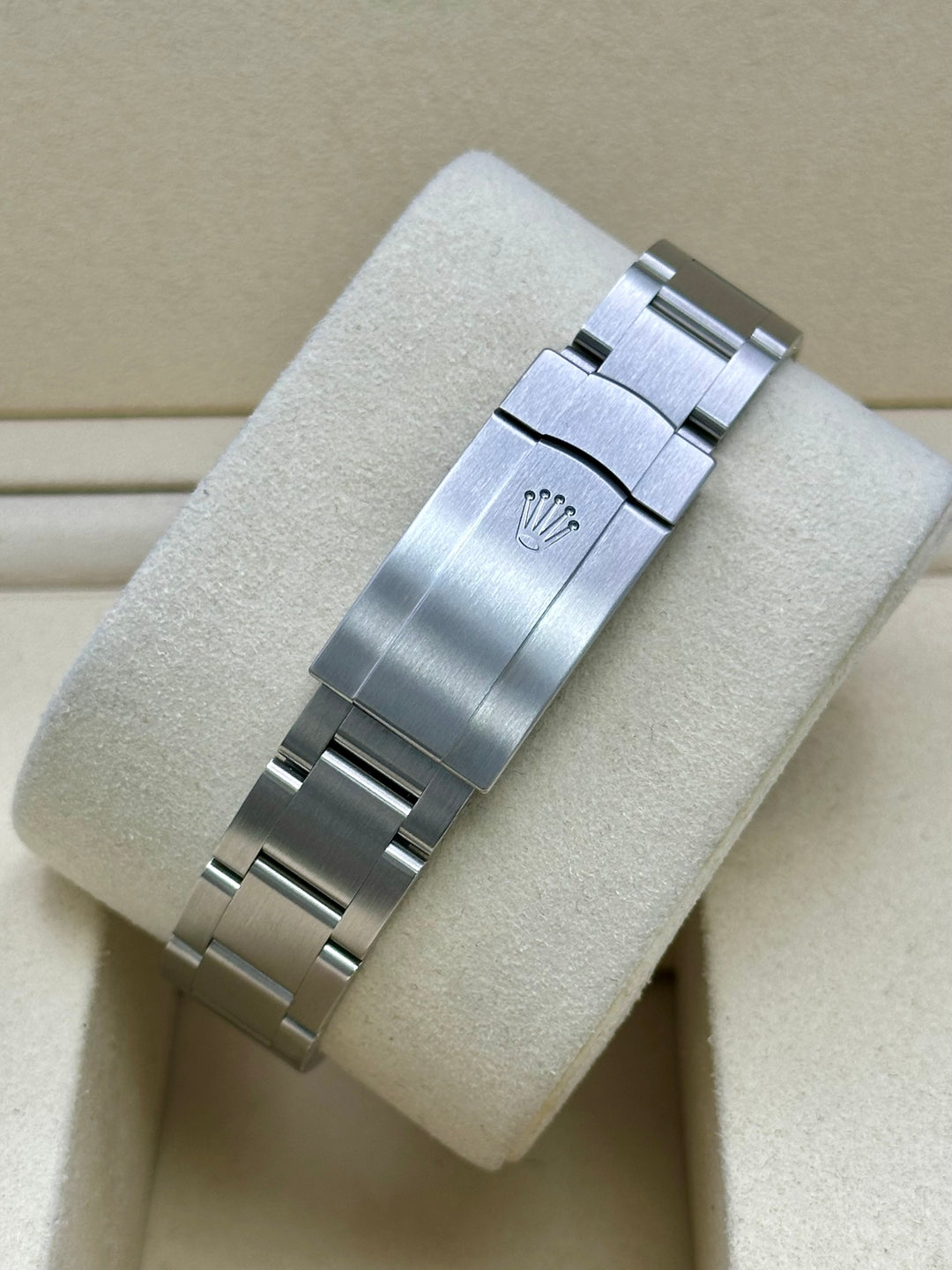 Rolex Oyster Perpetual 34 124200, 100m water resistance