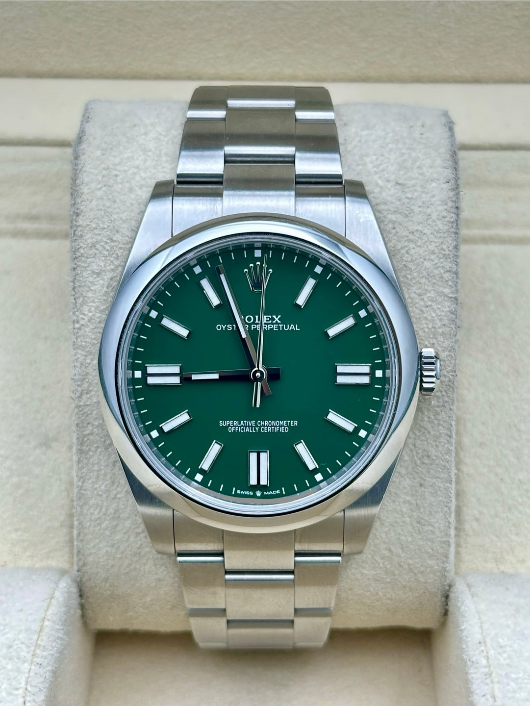Rolex Oyster Perpetual 41 124300, 2024, green dial, Oyster bracelet