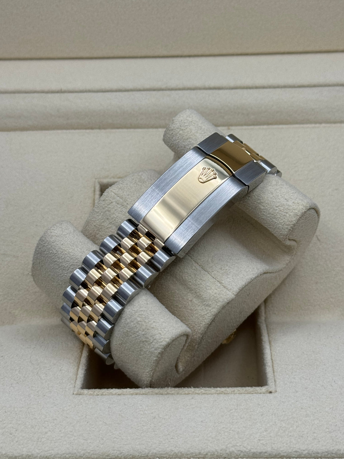 Rolex Sky-Dweller 42 336933, 2024, champagne dial, Jubilee bracelet