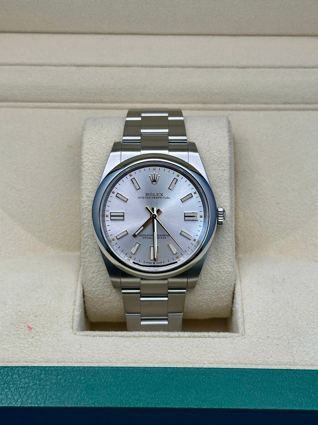 Rolex Oyster Perpetual 41 124300, 2023, silver index dial, Oyster bracelet