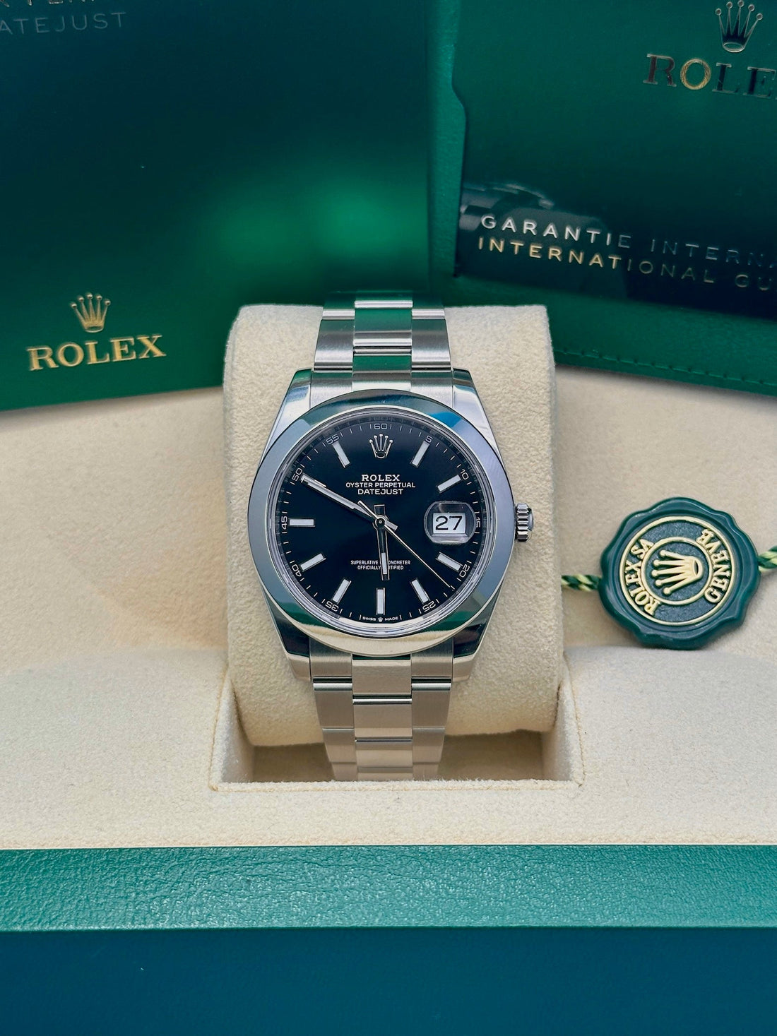 Rolex Steel Datejust 41 Watch - Smooth Bezel - Black Index Dial - Oyster Bracelet - 126300 bkio