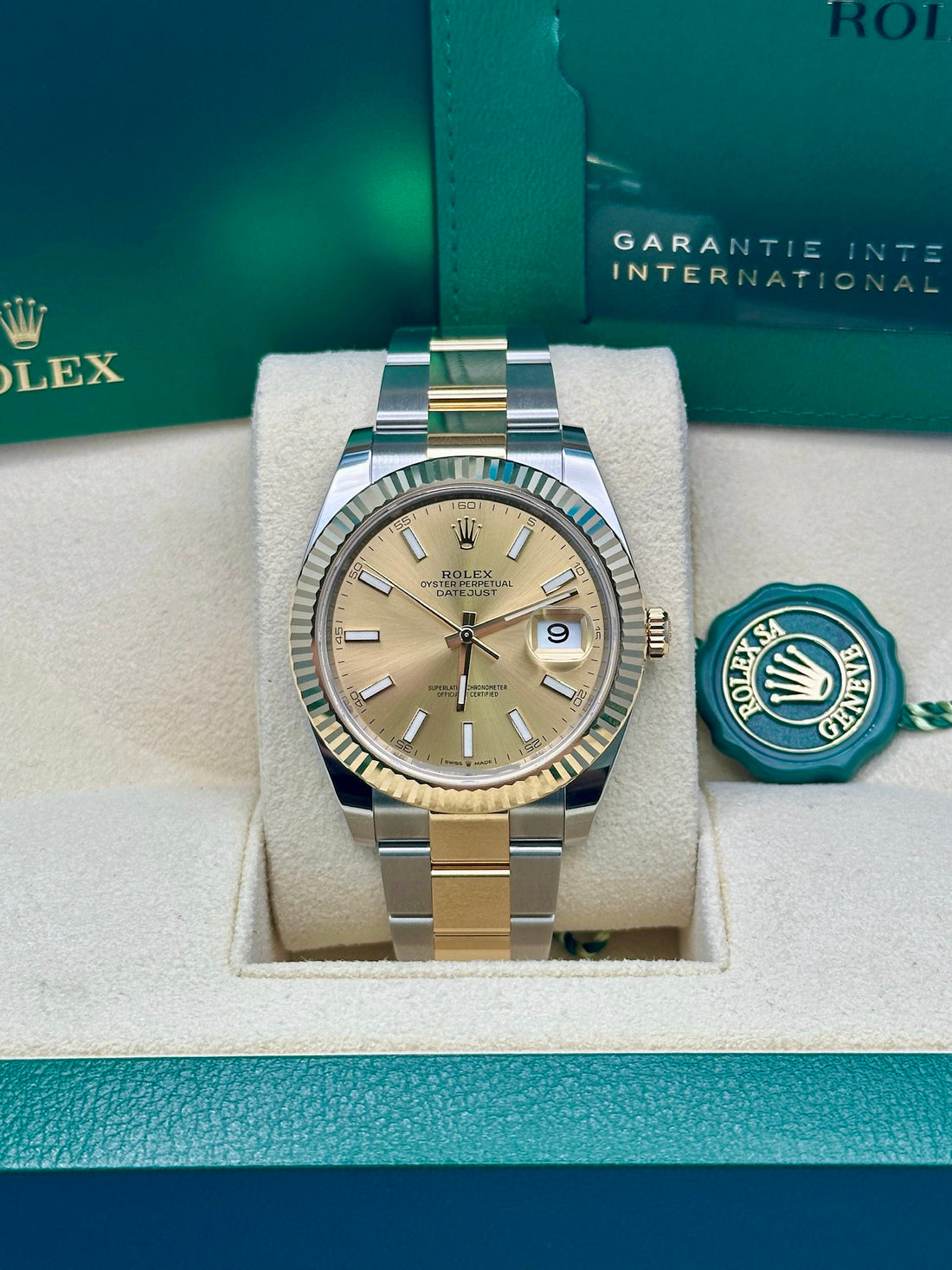 Rolex Steel and Yellow Gold Rolesor Datejust 41 Watch - Fluted Bezel - Champagne Index Dial - Oyster Bracelet - 126333 chio