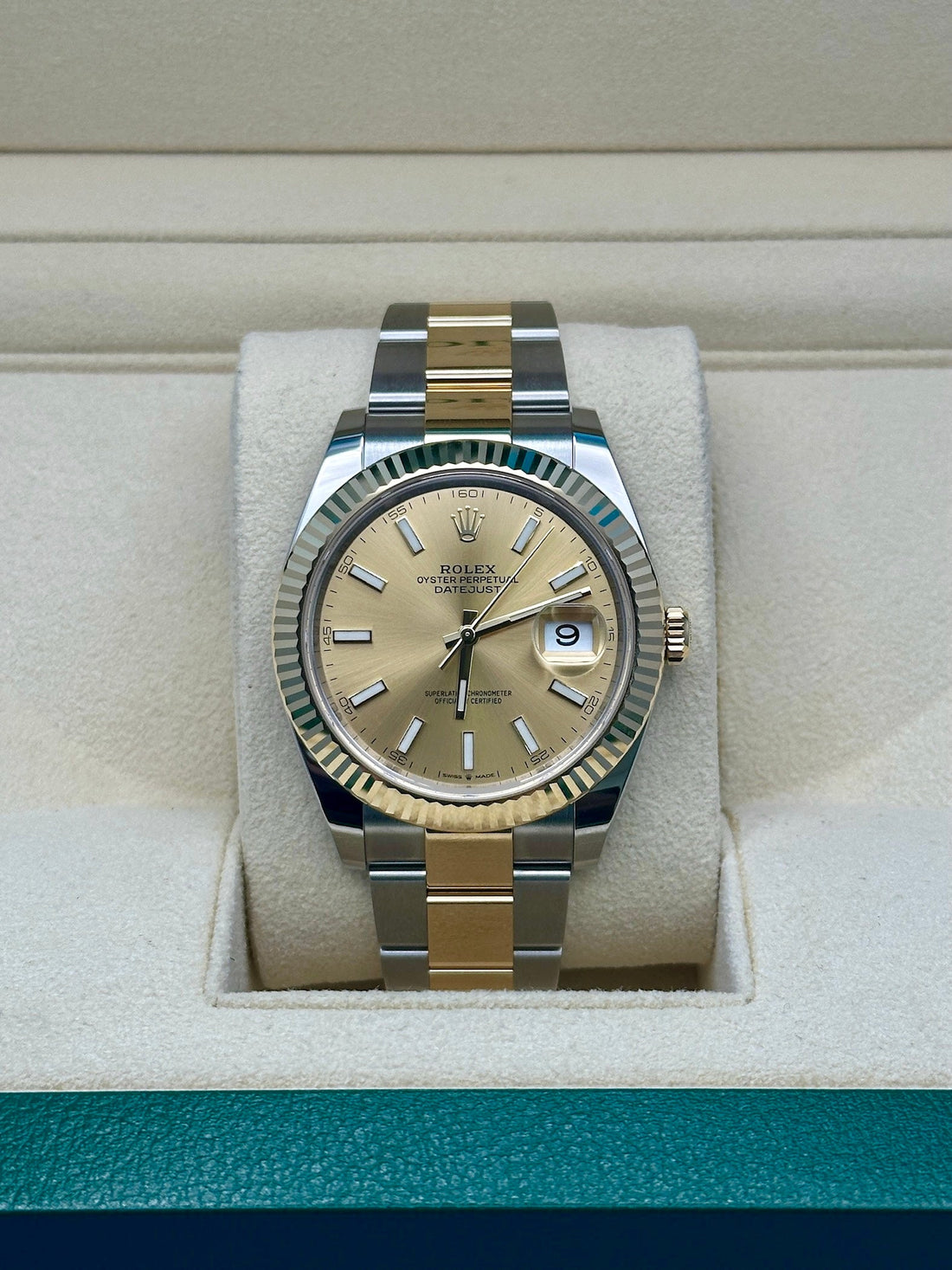 Rolex Datejust 41 126333, 2024, champagne index dial, Oyster bracelet