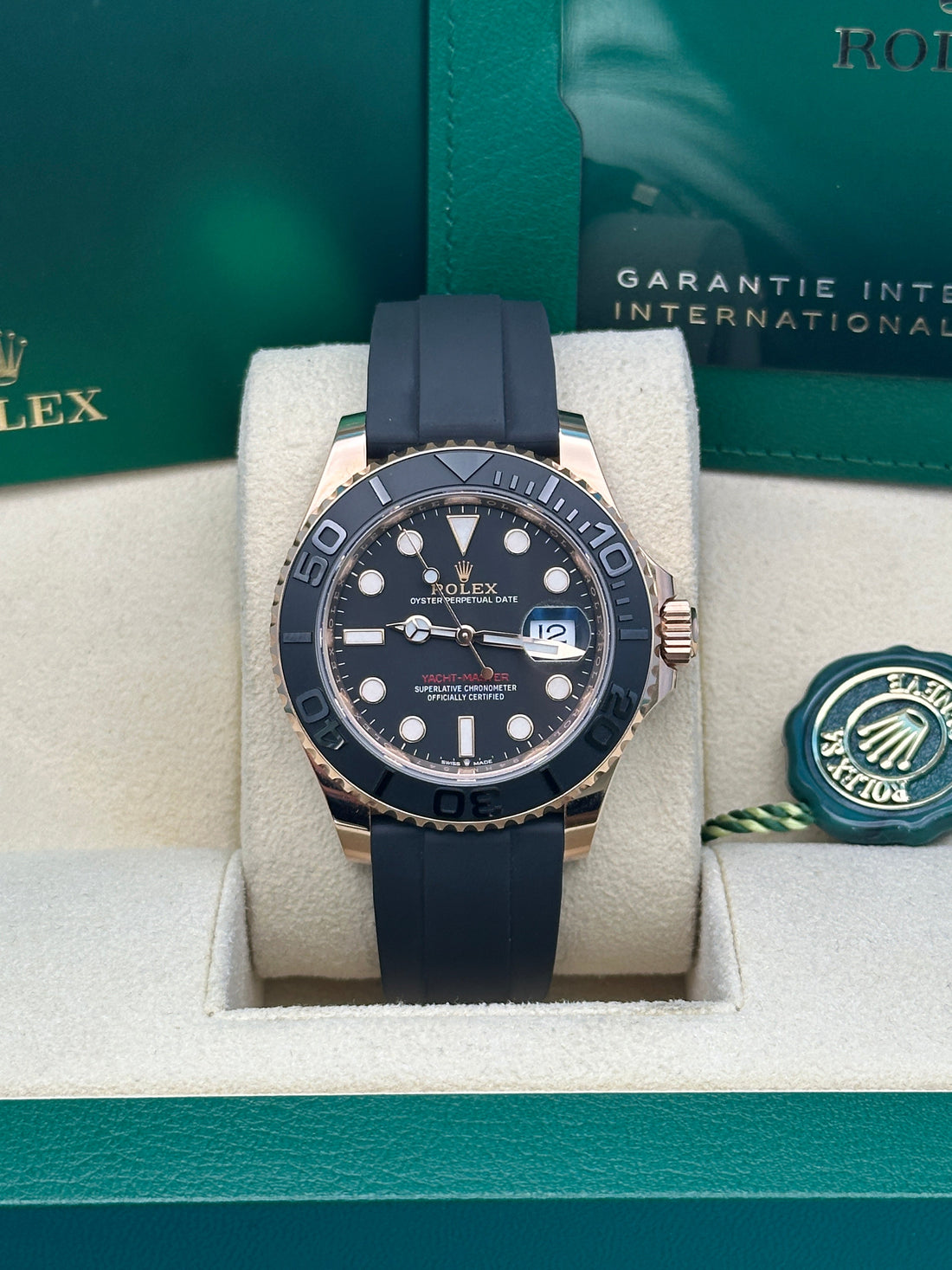 Rolex Everose Gold Yacht-Master 40 Watch - Black Dial - Oysterflex Strap - 126655 bk