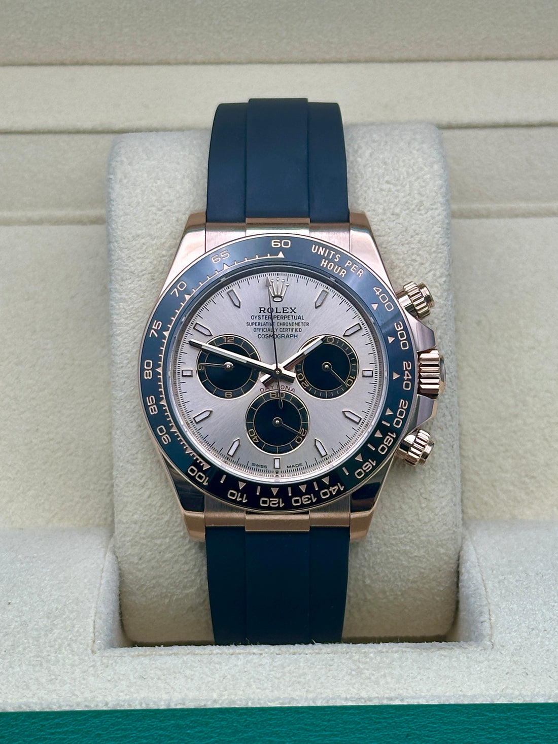 Rolex Daytona 126515LN, 2024, sundust and black index dial, Oysterflex bracelet