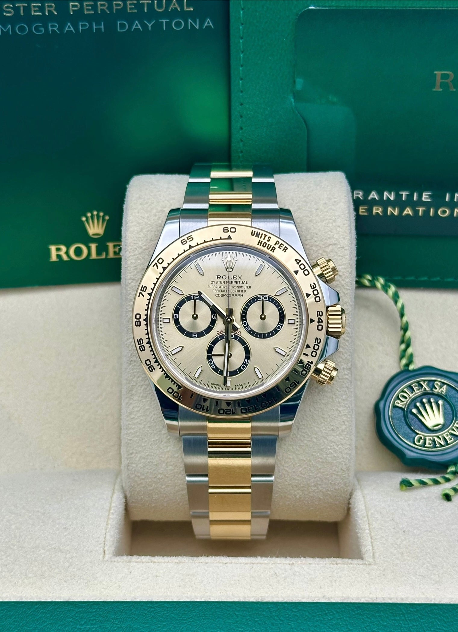 Rolex Yellow Rolesor Daytona - Fixed Bezel - Golden Index Dial - Oyste
