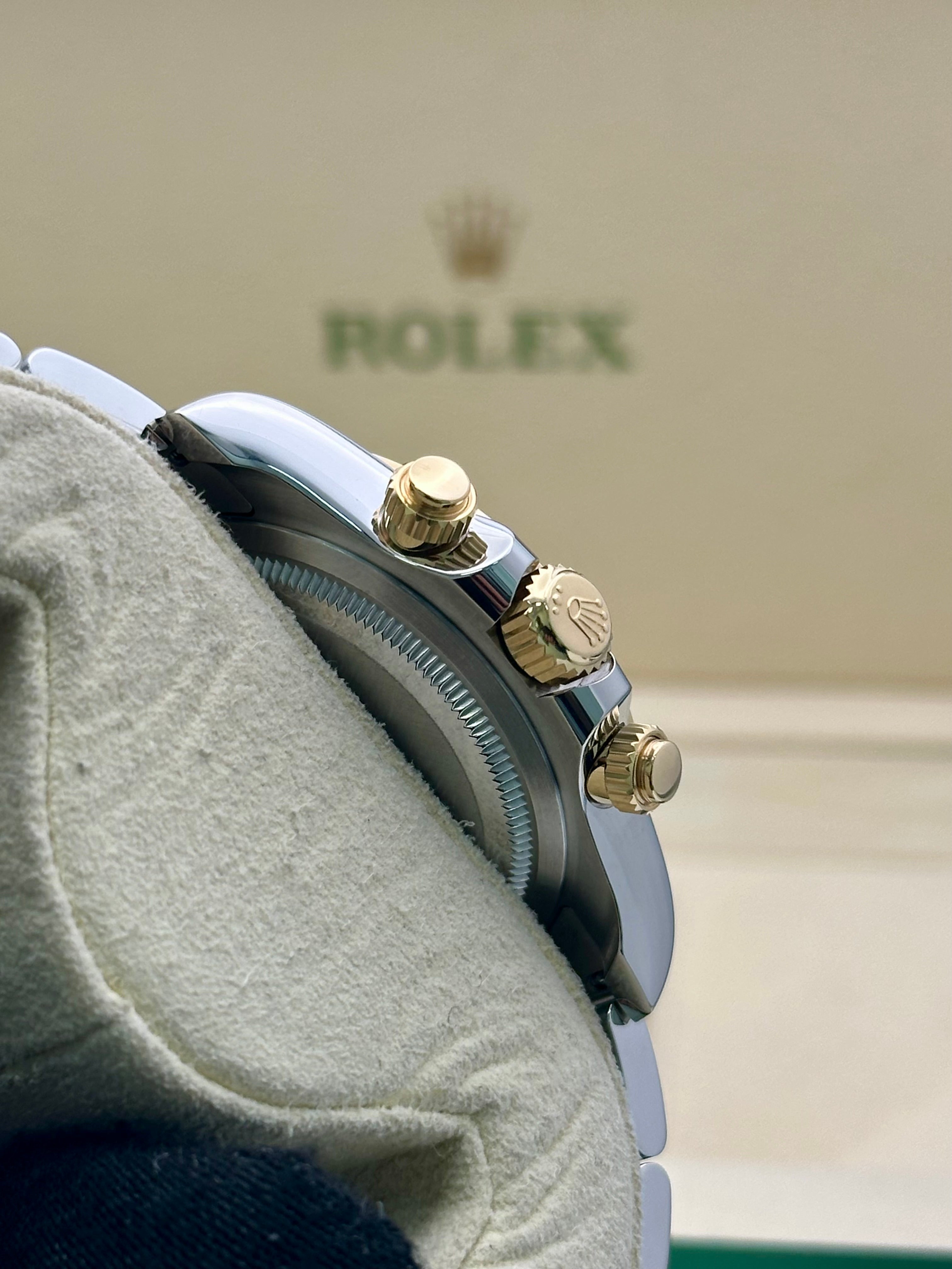 Rolex Yellow Rolesor Daytona - Fixed Bezel - Golden Index Dial - Oyste