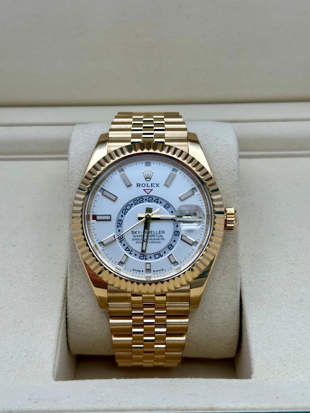 Rolex Sky-Dweller 336938, 2025, white dial, Jubilee full gold bracelet
