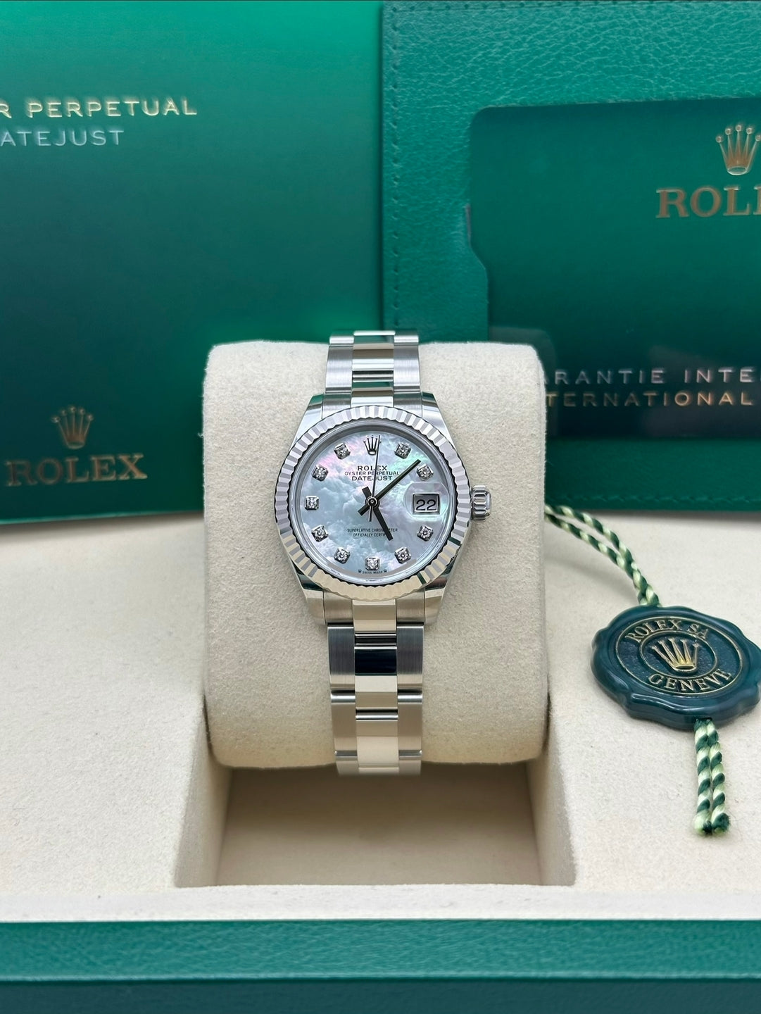Rolex Datejust 279174, 2026, MOP dial, Oyster bracelet