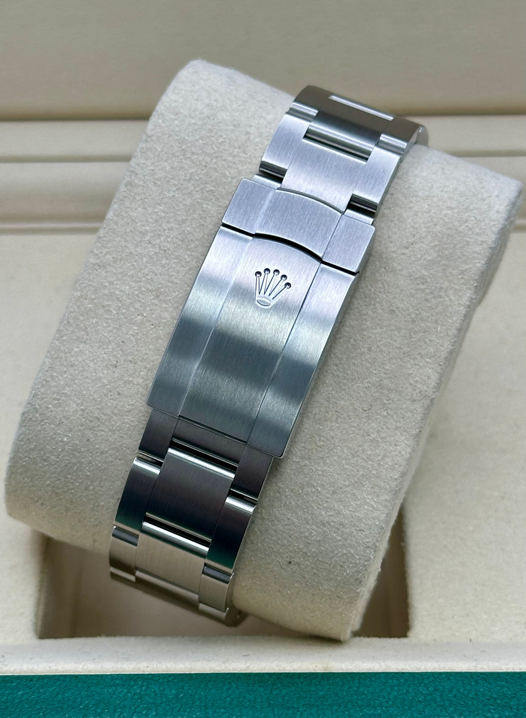 Rolex Oyster Perpetual 41 124300, 100m water resistance