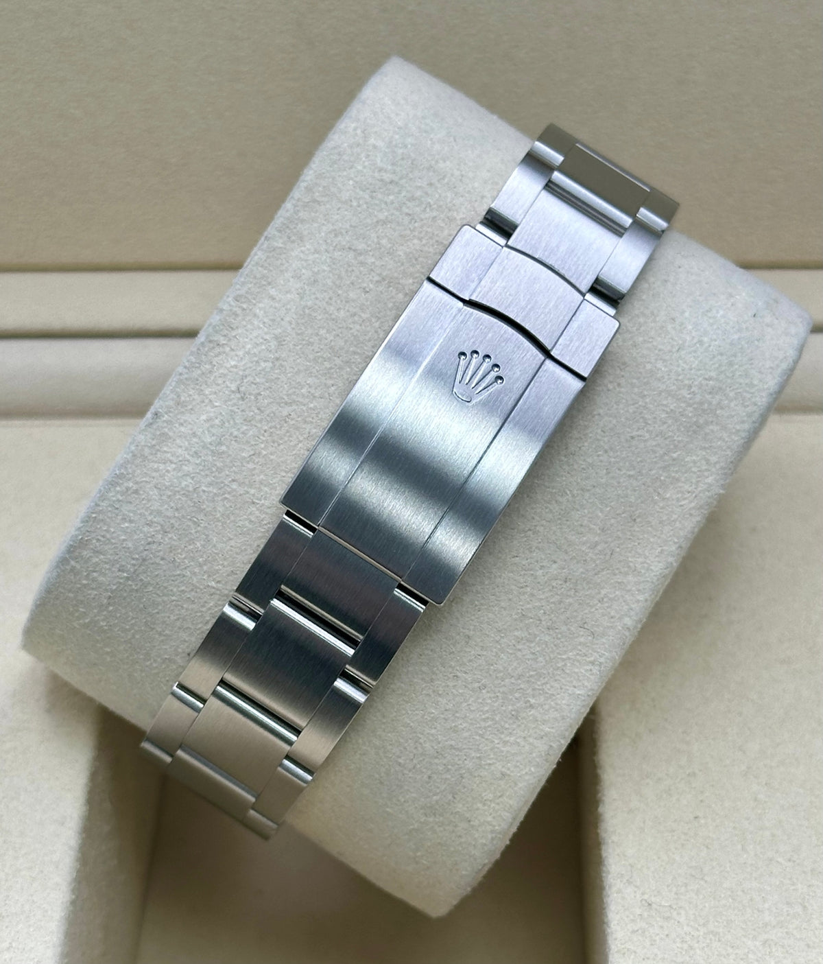 Rolex Oyster Perpetual 36 126000 on Oyster bracelet