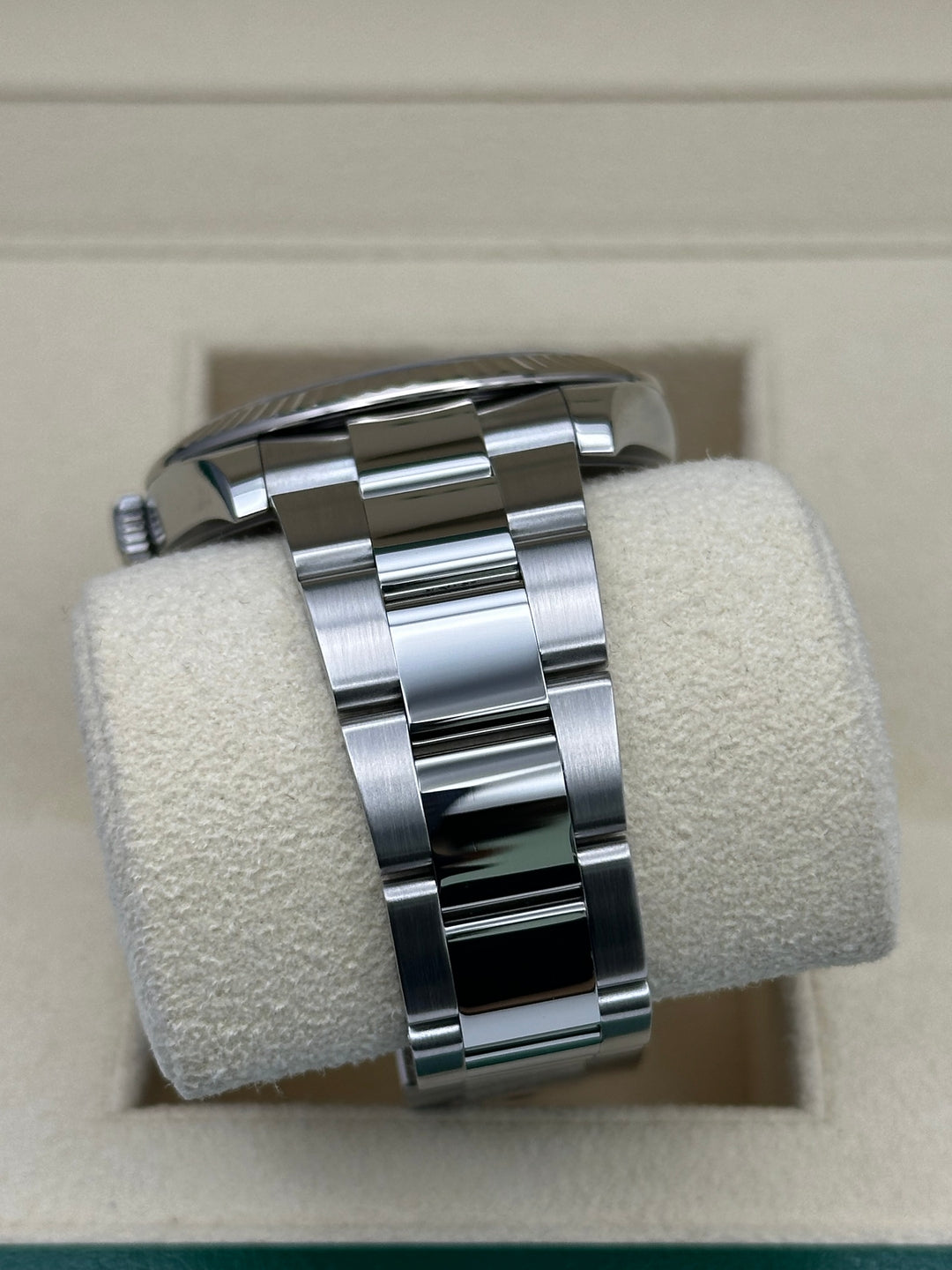 Like New Rolex Datejust 41 126334 with box and papers